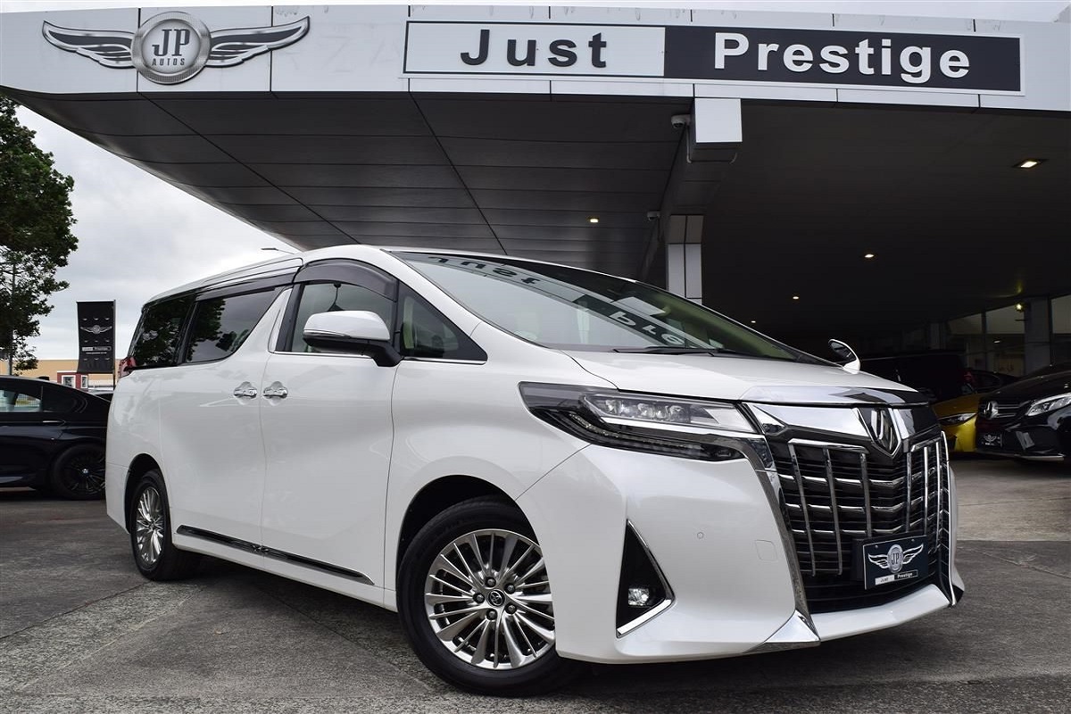 TOYOTA ALPHARD 4WD JP Car Rentals
